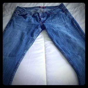 Levi's 524 jeans